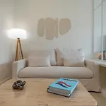 Spacious & Comfy Studio In Golden Mile