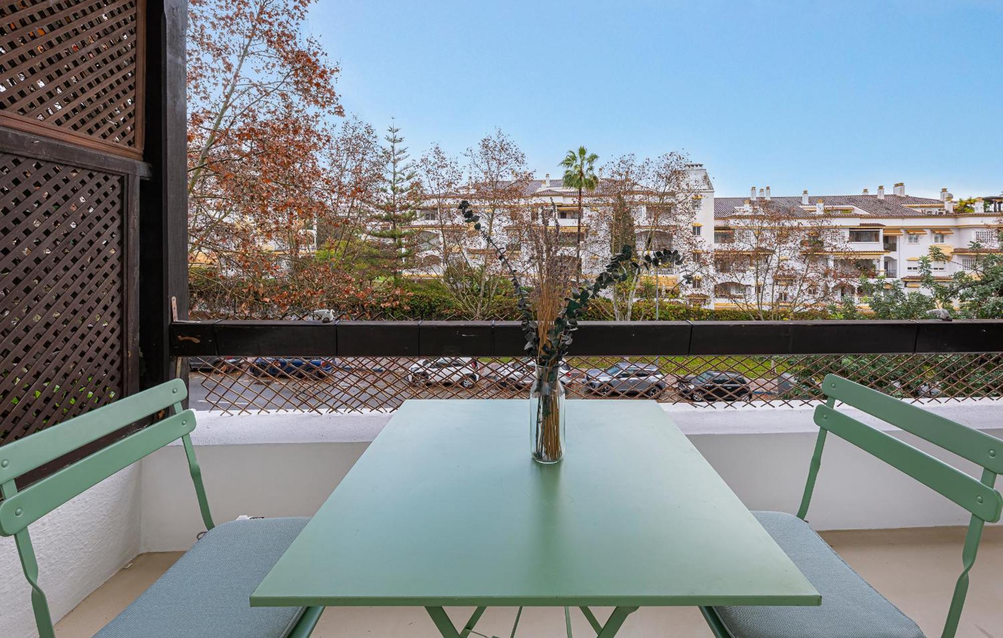 Spacious & Comfy In Golden Mile Apartment