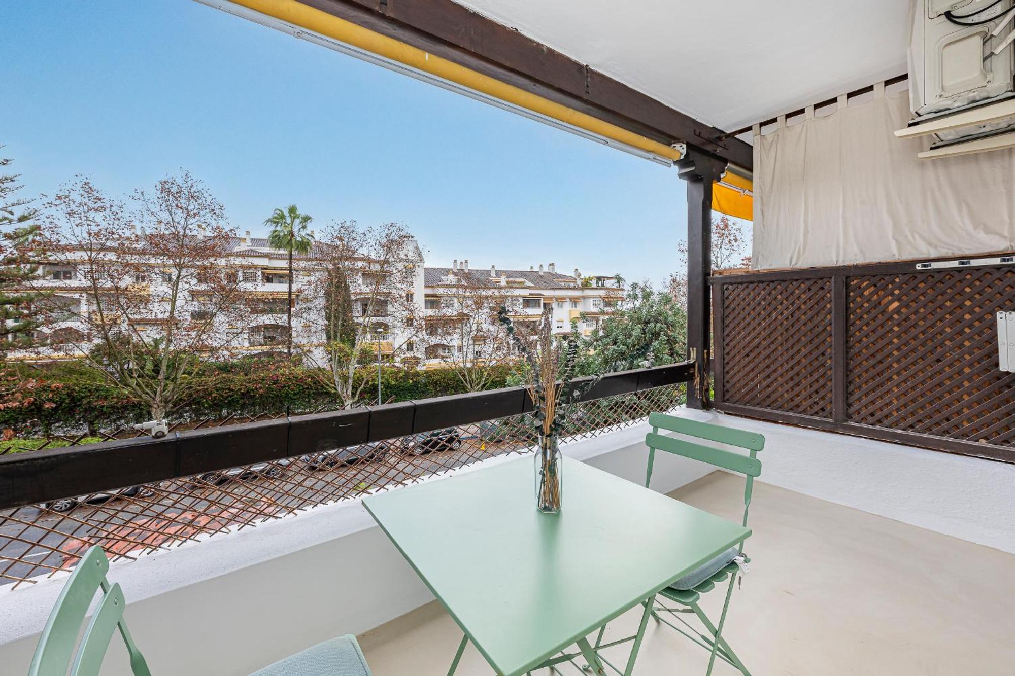 Apartment Spacious & Comfy In Golden Mile