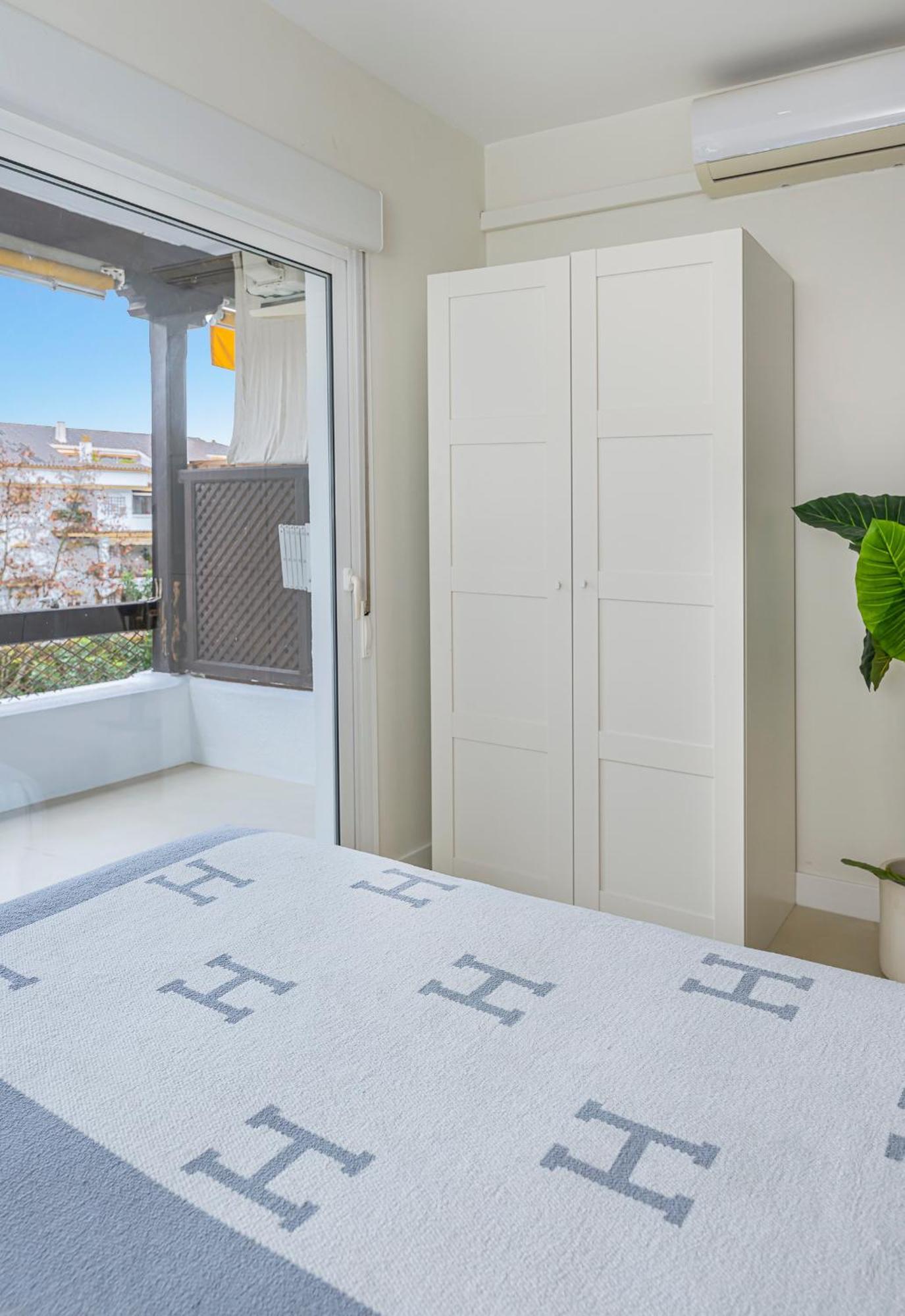 Spacious & Comfy In Golden Mile Apartment *