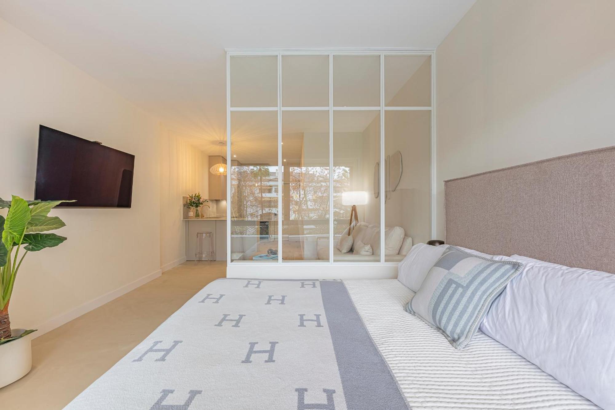 Apartment Spacious & Comfy In Golden Mile *