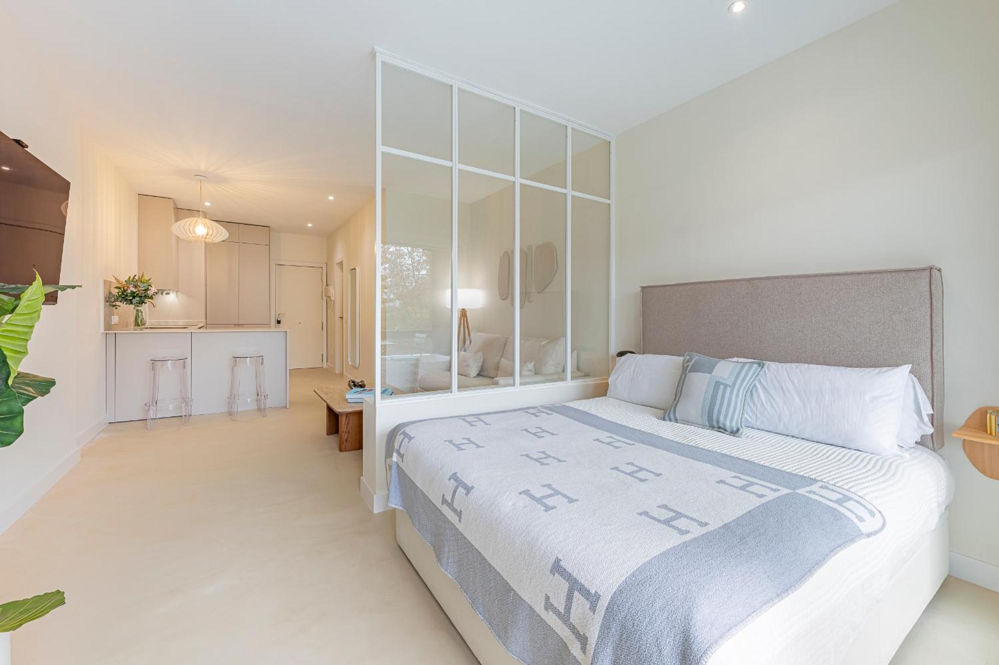 Apartment Spacious & Comfy In Golden Mile Marbella