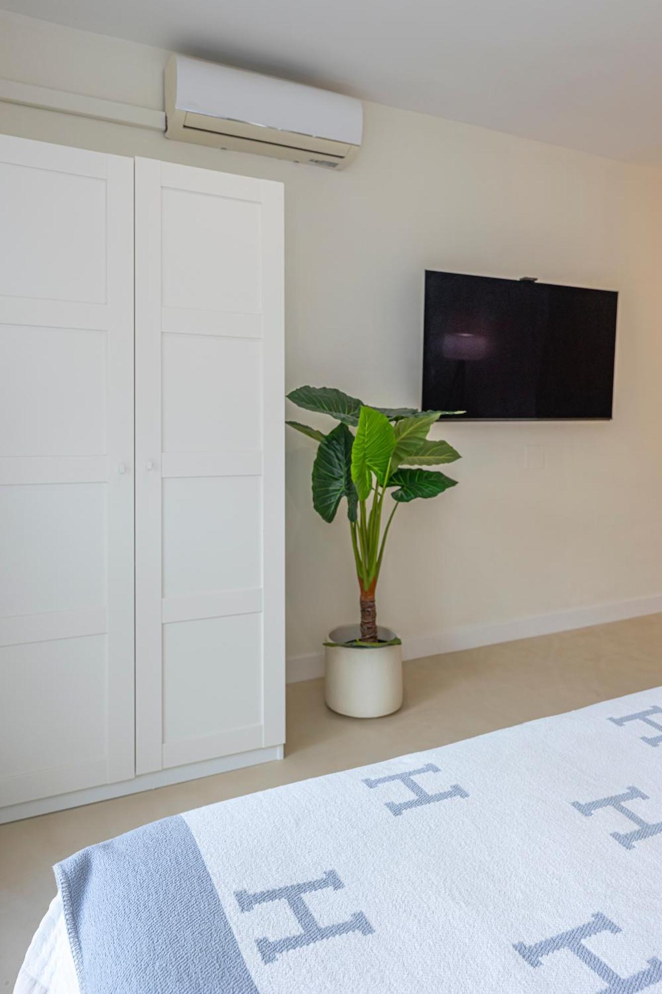 Apartment Spacious & Comfy In Golden Mile