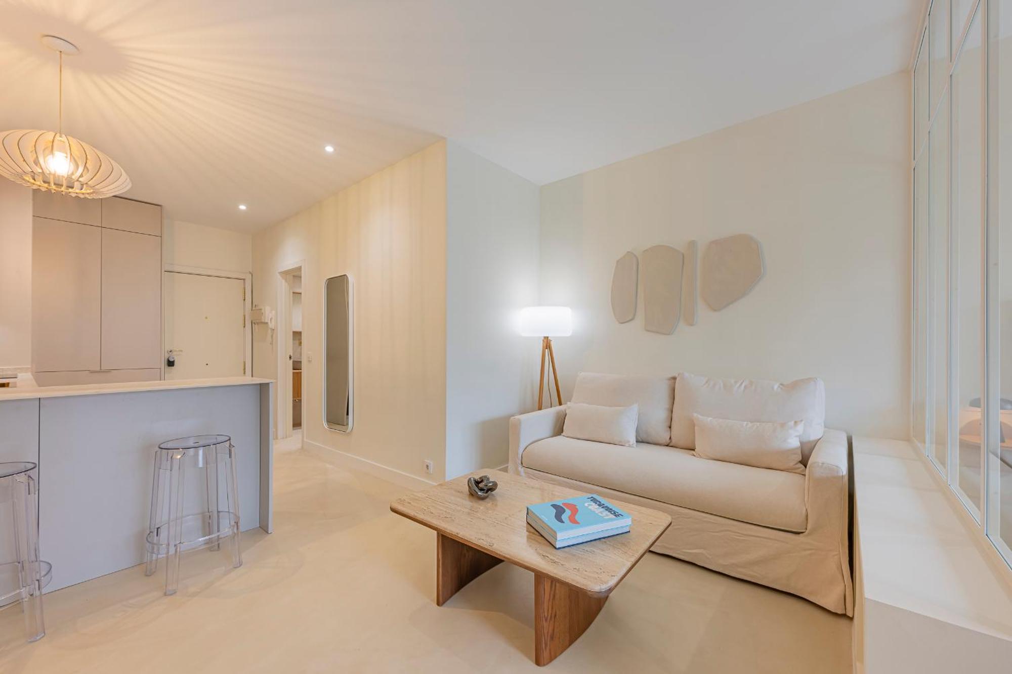 Spacious & Comfy In Golden Mile Apartment *