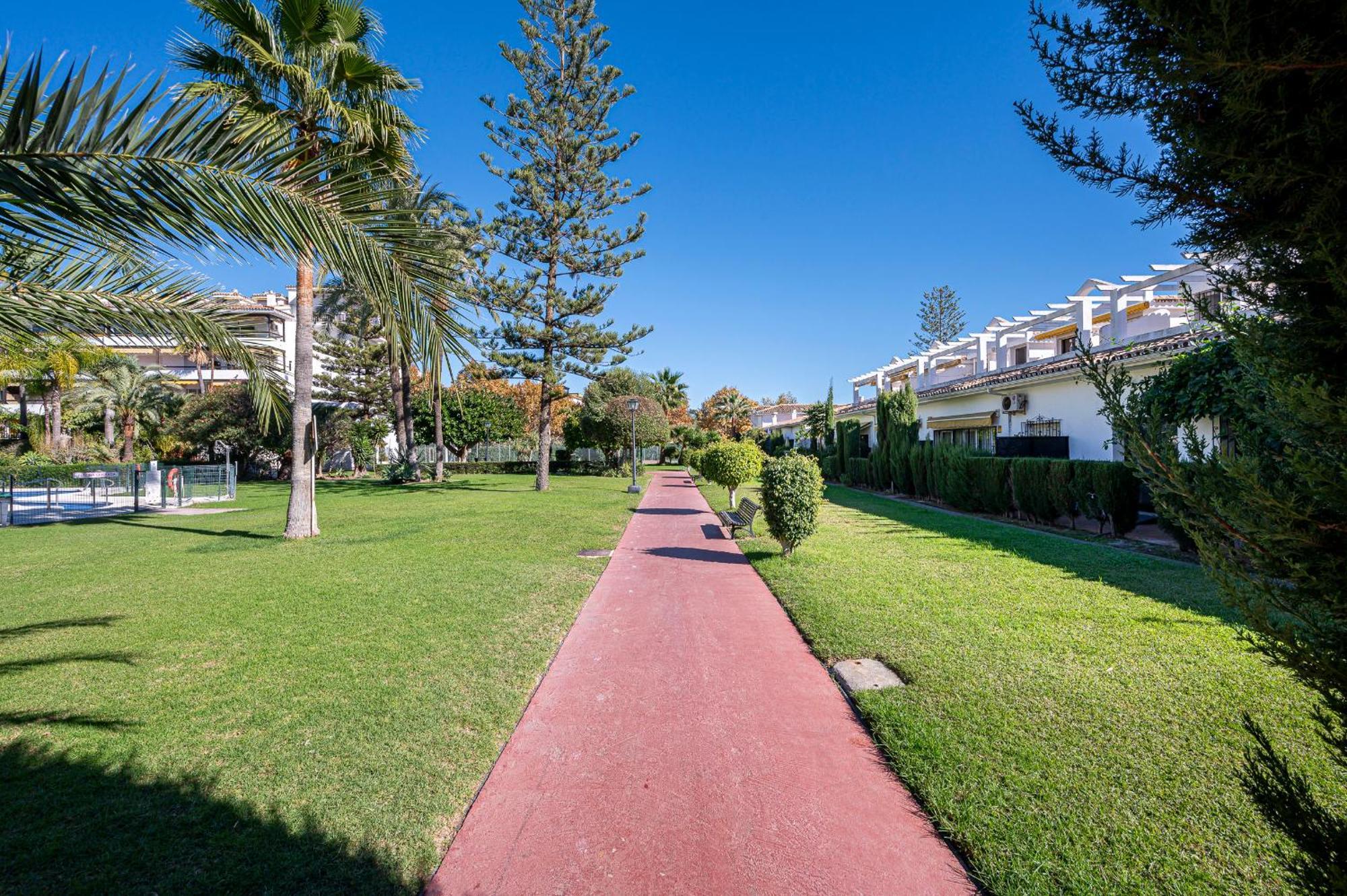Spacious & Comfy In Golden Mile Marbella